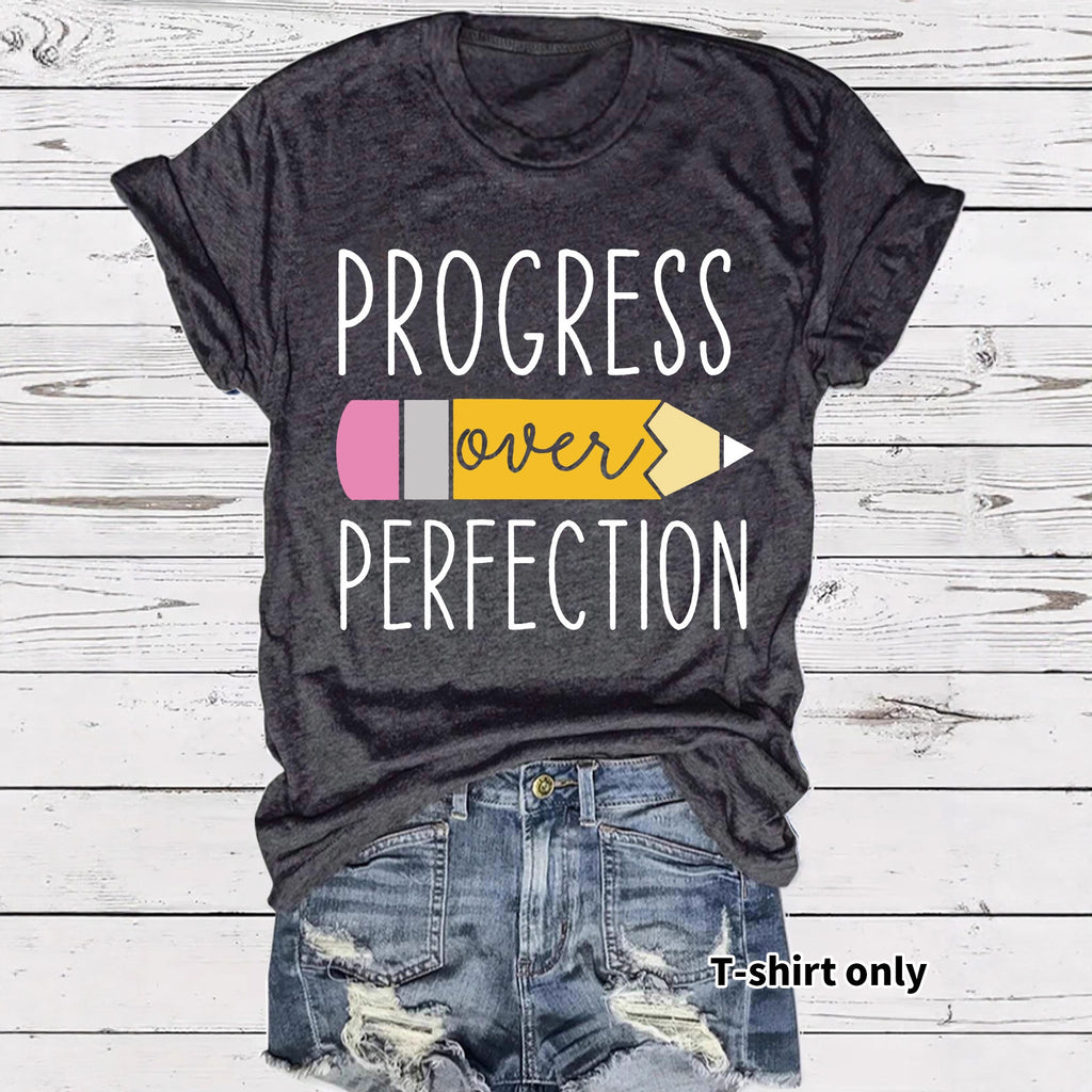 T-shirt short sleeved girl returns to school